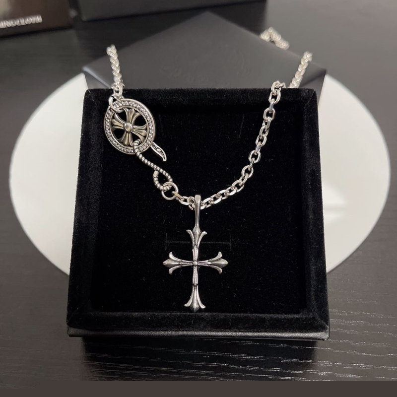 Ch**me He**ts necklaces